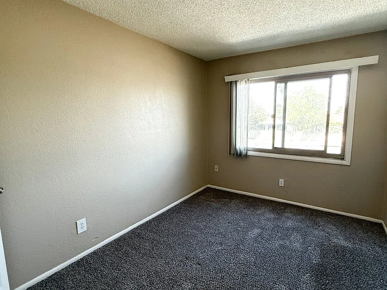 5244 W Lynwood St — Photo 13