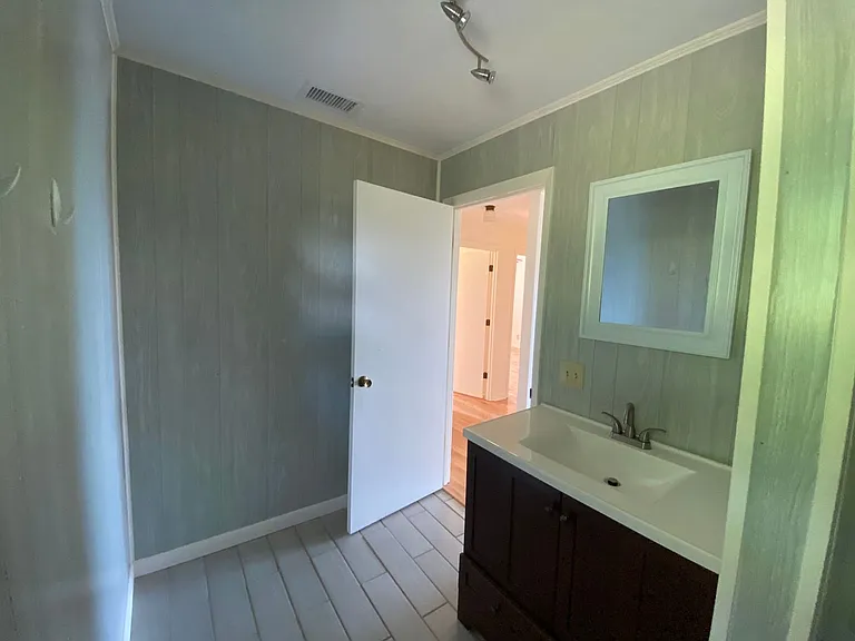 258 Wilcox Dr — Photo 12