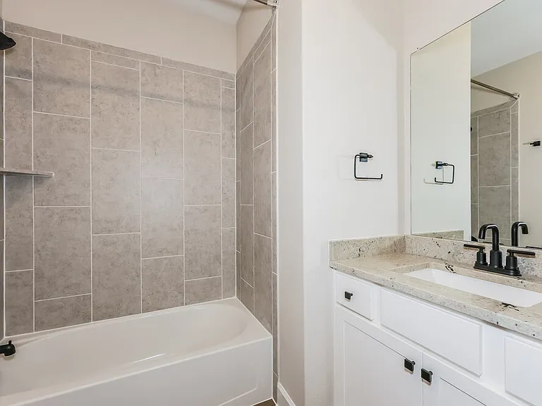 345 Magnolia Blvd — Photo 14