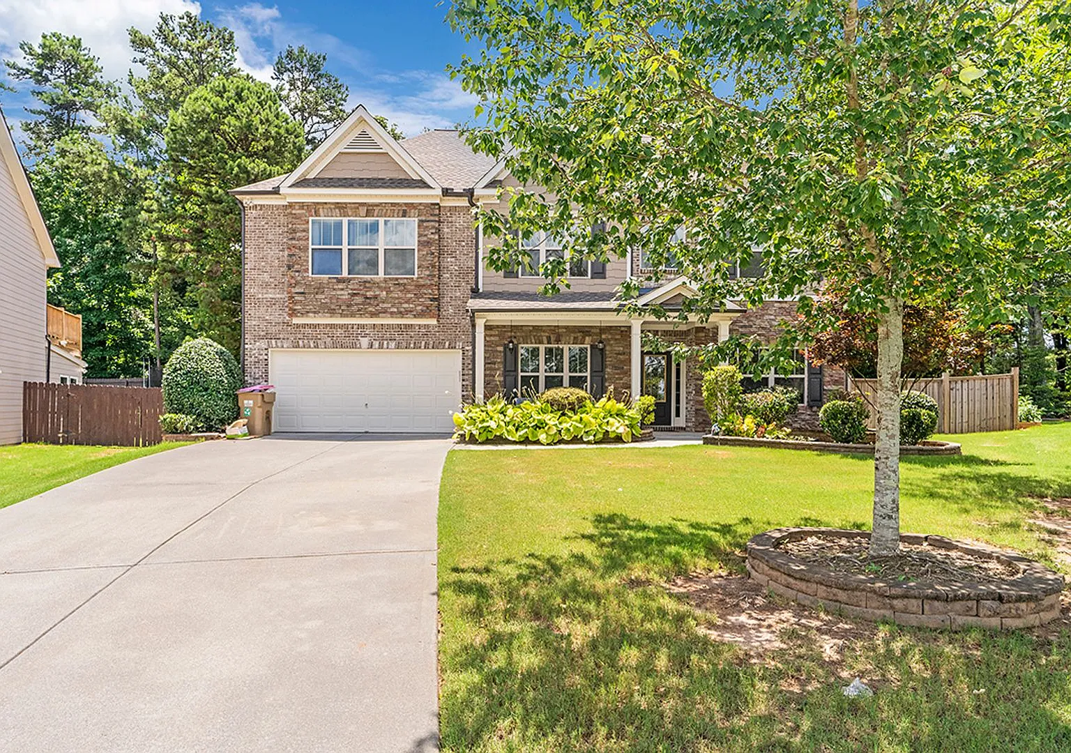 Life at 2635 Azalea Bluff Drive feels easyin the best kind of way. — Photo 3