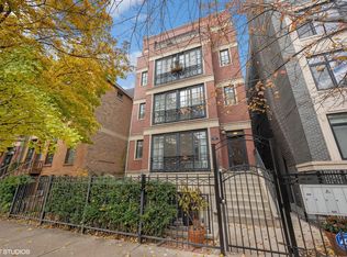 920 W Barry Ave APT 2, Chicago, IL 60657