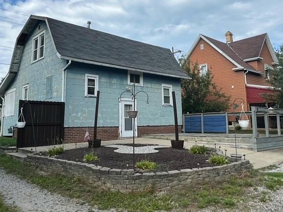 2nd image of 341 E 9th St