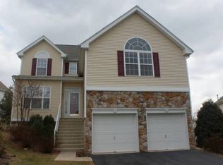 60 Winding Hill Dr, Hackettstown, NJ 07840