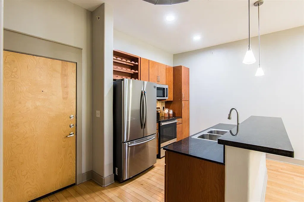 1 bed, 718 sqft, $1,795 — Photo 1