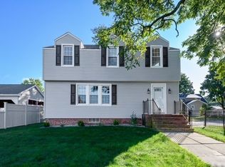 61 Van Horn St, Chicopee, MA 01013