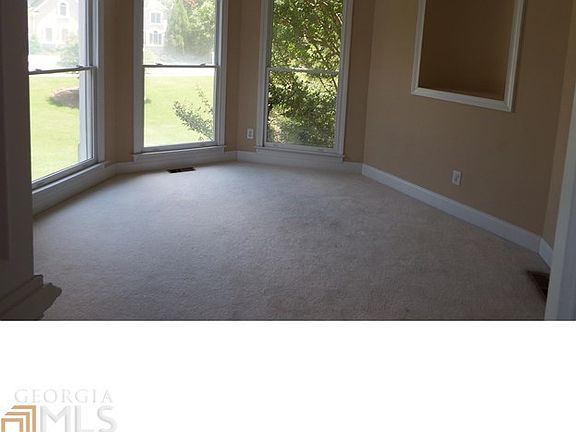 4th image of 1143 Greenridge Ln
