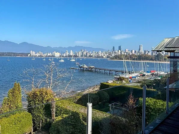 2515 Point Grey Rd, Vancouver, BC V6K 1A1