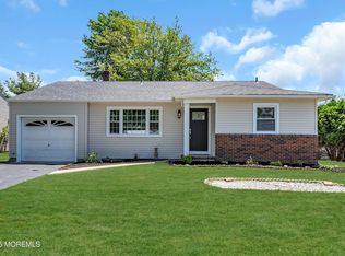 28 Oakfield Rd, Toms River, NJ 08757