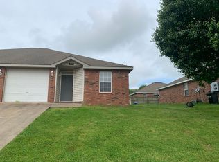 226 Graystone Cir, Centerton, AR 72719