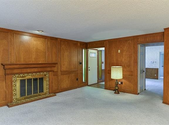 4th image of 615 Saint Paul Dr