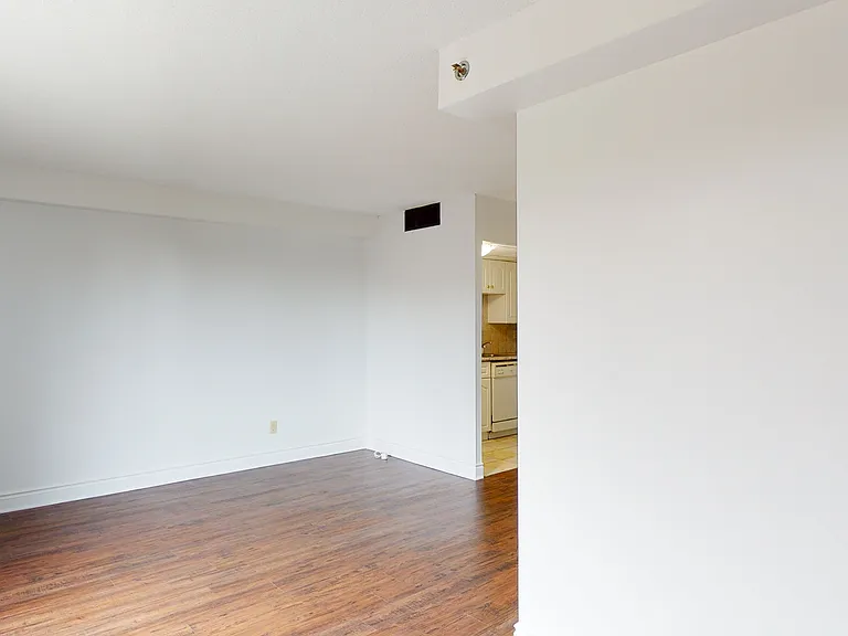 341 Maclaren St — Photo 25