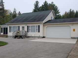 901 N Tawas Lake Rd, East Tawas, MI