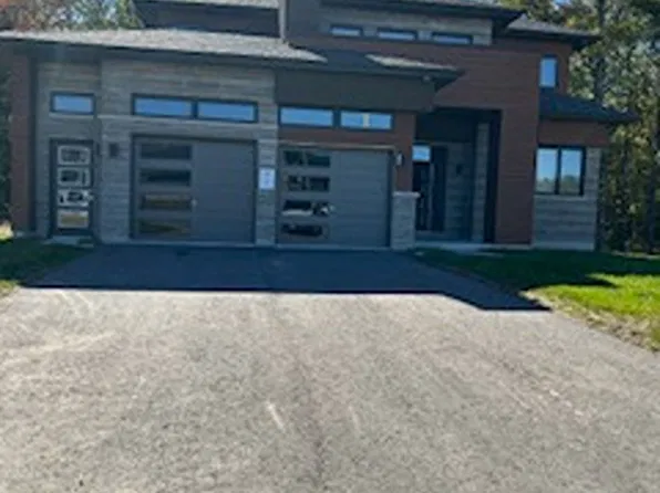 3062 Morningcoast Pl, Severn, ON L3V 8P8