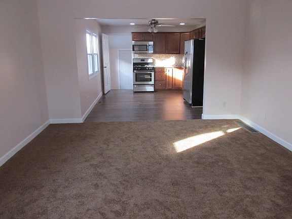 2nd image of 214 Sherman St