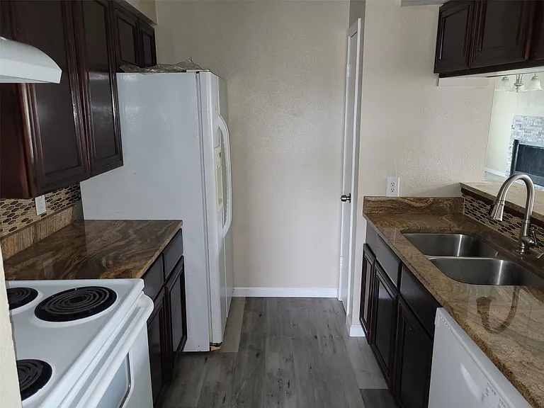 1516 Bay Area Blvd #2 — Photo 6