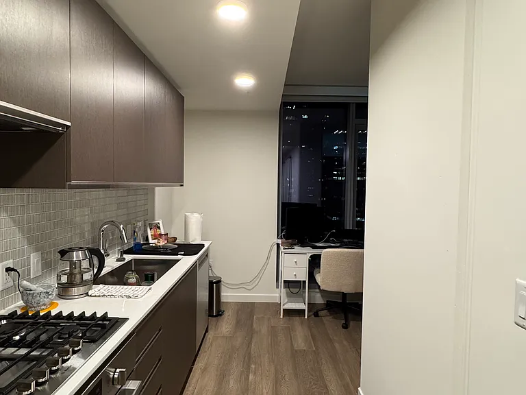 800 Columbia St #1802 — Photo 3
