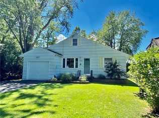 1575 Edgemere Dr, Rochester, NY 14612