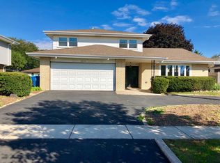8514 W 107th St, Palos Hills, IL