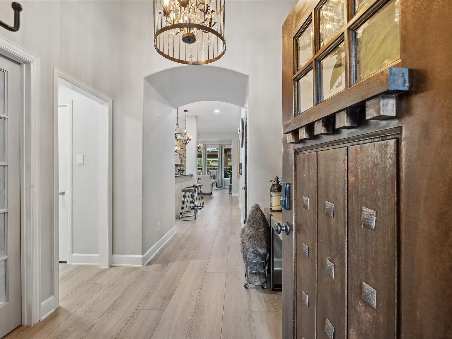4 bed, 3.5 bath, 2632 sqft, $4,100 — Photo 2