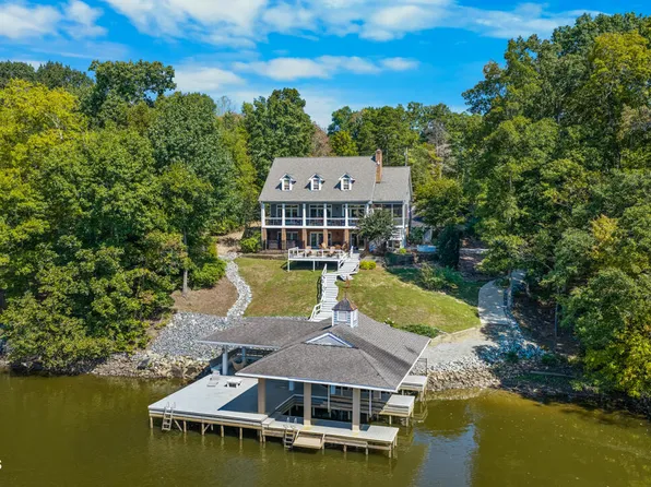 1056 S Landing Dr, Leasburg, NC 27291