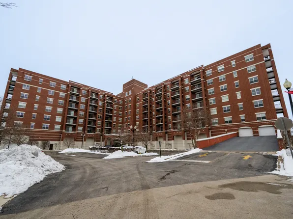 1700 Riverwoods Dr APT 414, Melrose Park, IL 60160