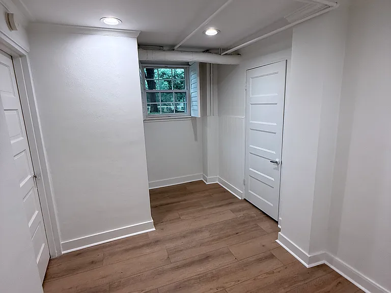 138 N Hawthorne Rd #1 — Photo 11