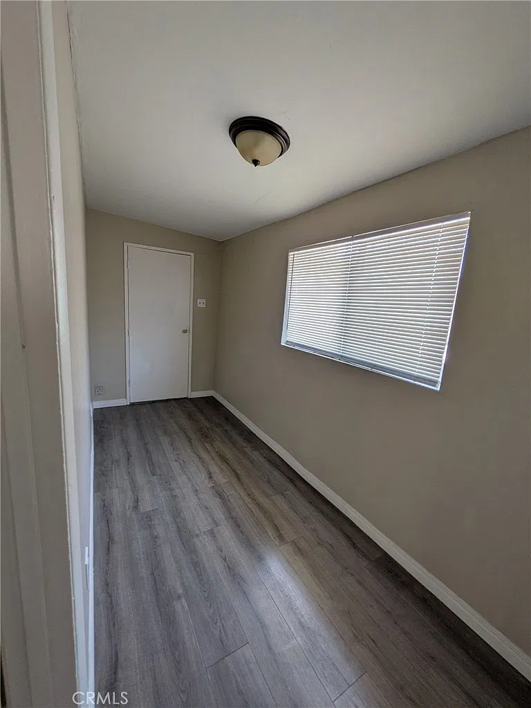 2 bed, 800 sqft, $2,300 — Photo 4