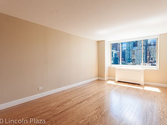 4th image of 30 W 63rd St APT 19G