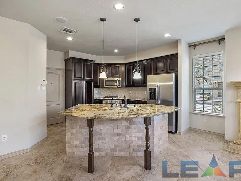 7931 Belinda Ln — Photo 8