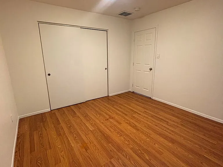 572 Lenrey Ave — Photo 3