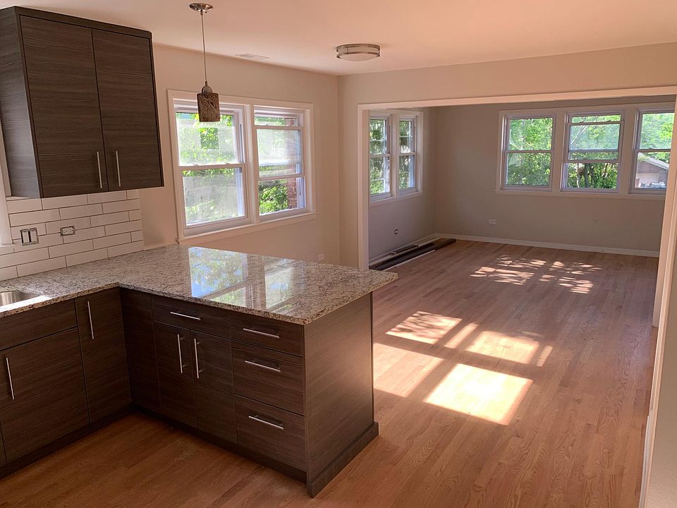 kitchen/dining room