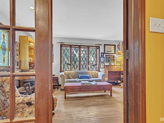 5th image of 4425 E Cambridge Ct