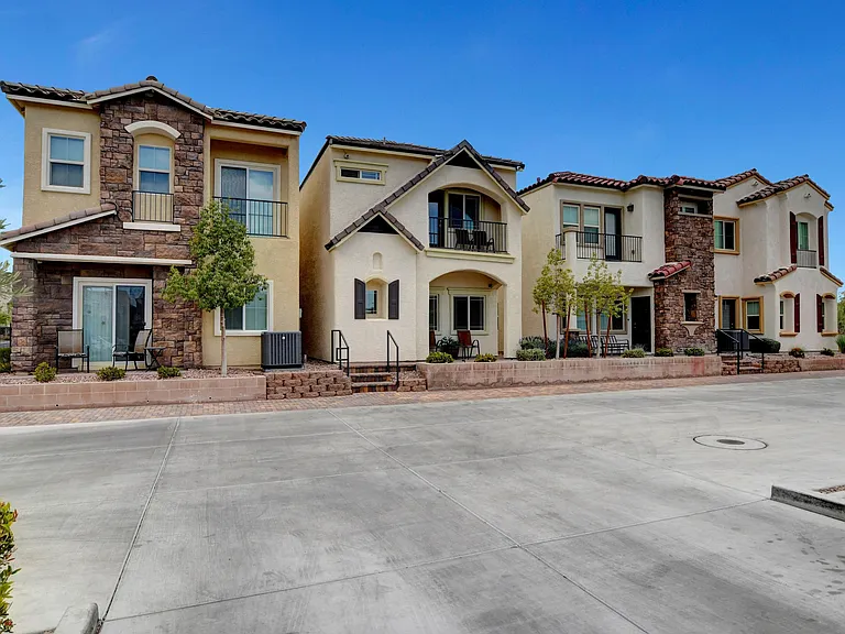 Gleneagles Village Townhomes