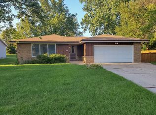 5240 W Whitaker Ave, Greenfield, WI 53220