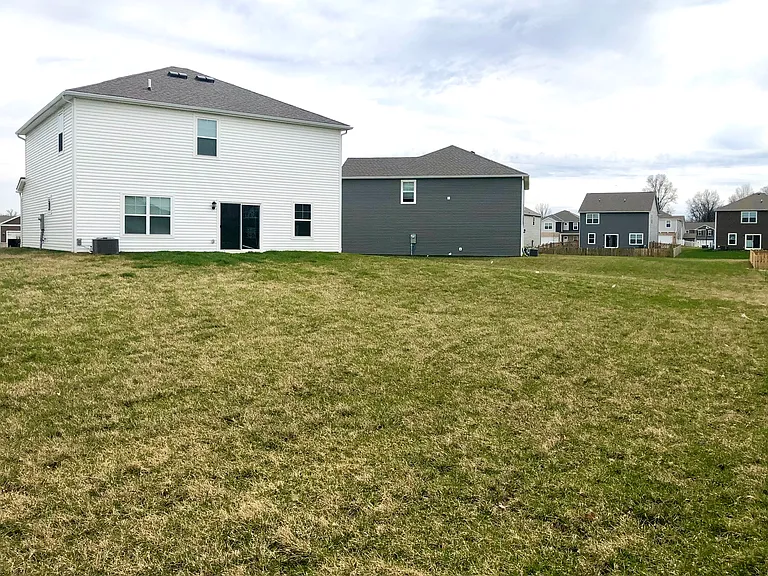 38 Sunbeam Ct — Photo 4