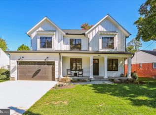 9405 Singleton Dr, Bethesda, MD 20817