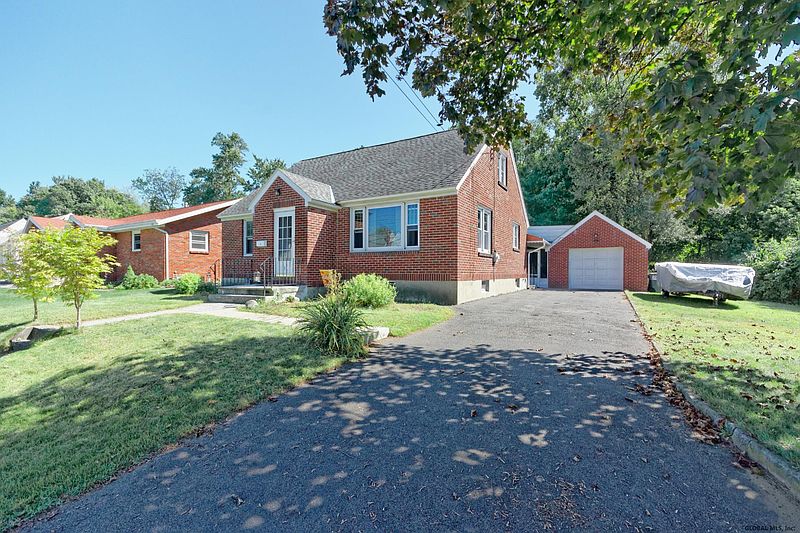 4th image of 8 N ELMHURST Avenue