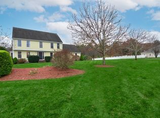 35 Huntsbridge Rd, North Attleboro, MA 02760