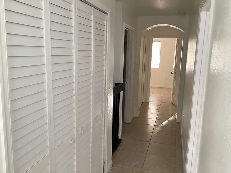 2736 SE 15th Rd #18 — Photo 13
