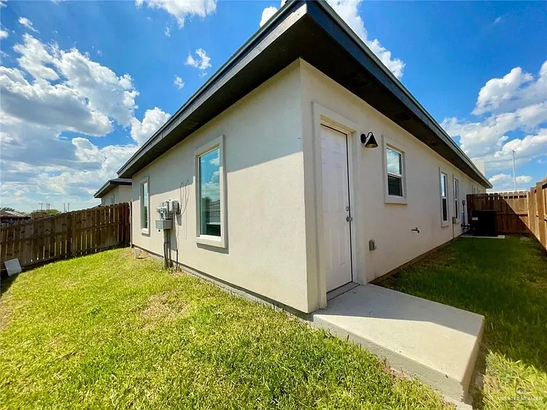 1006 Sugar Garden Dr #4 — Photo 13