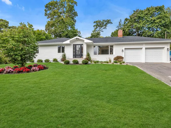 10 Duane Ln, Bayville, NY 11709