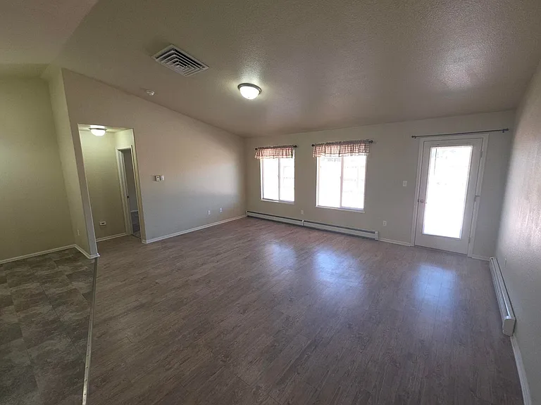 3154 Glendam Dr — Photo 2