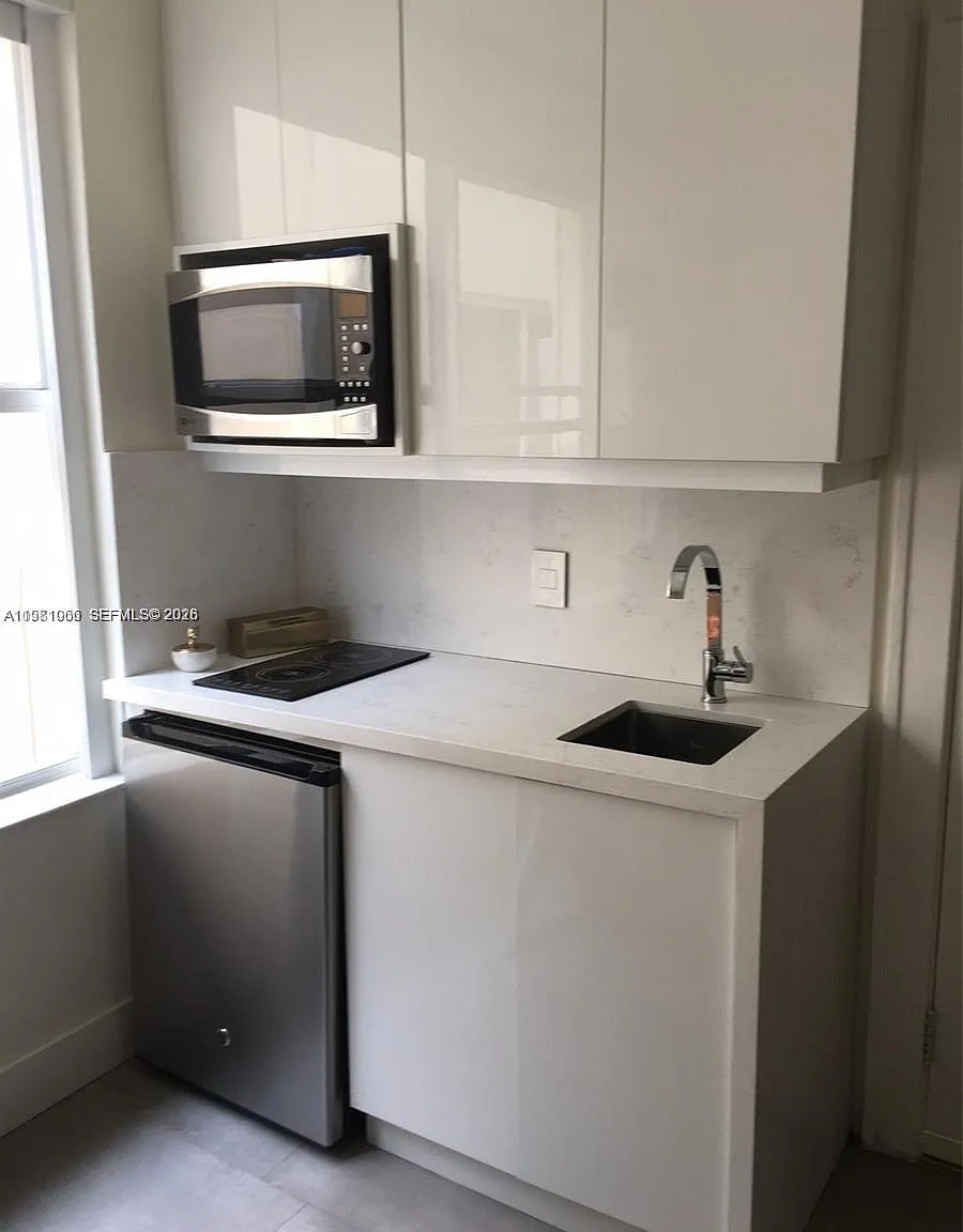Menores Condo — Photo 1