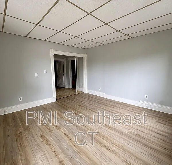 285 Montauk Ave #1 — Photo 3