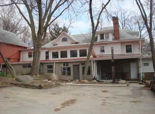 422 Brown St #2A, Iowa City, IA 52245