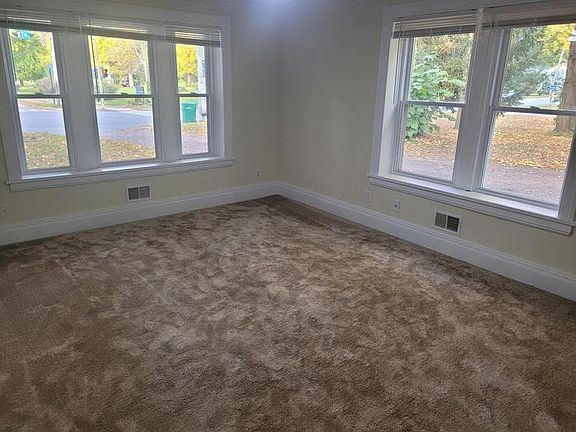 5th image of 337 Fairport Rd