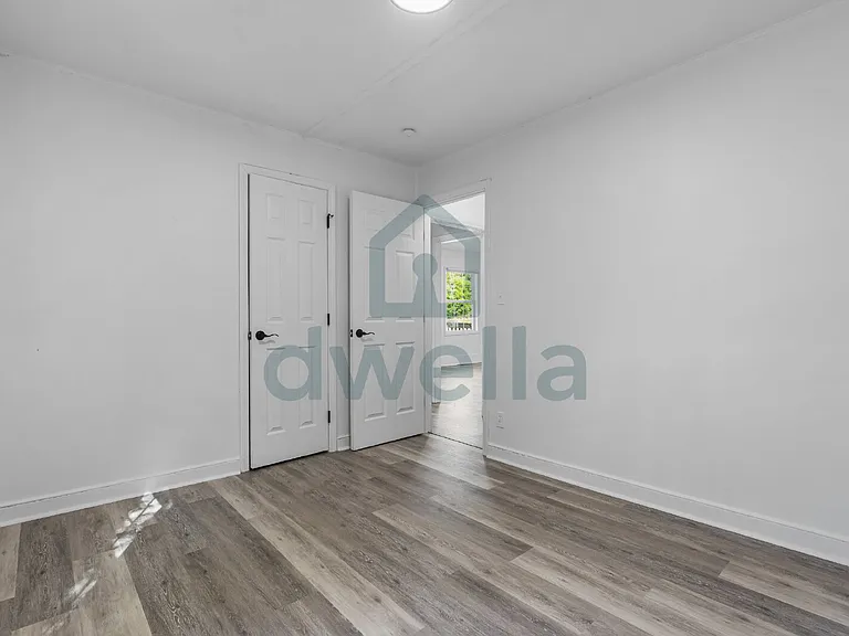 237 Woodlawn Ave — Photo 10