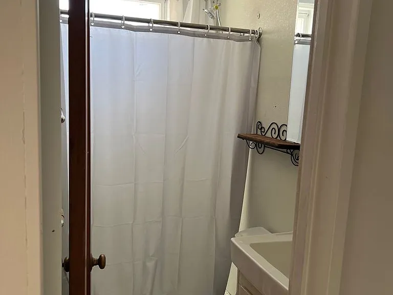 610 S 13th Ave — Photo 10