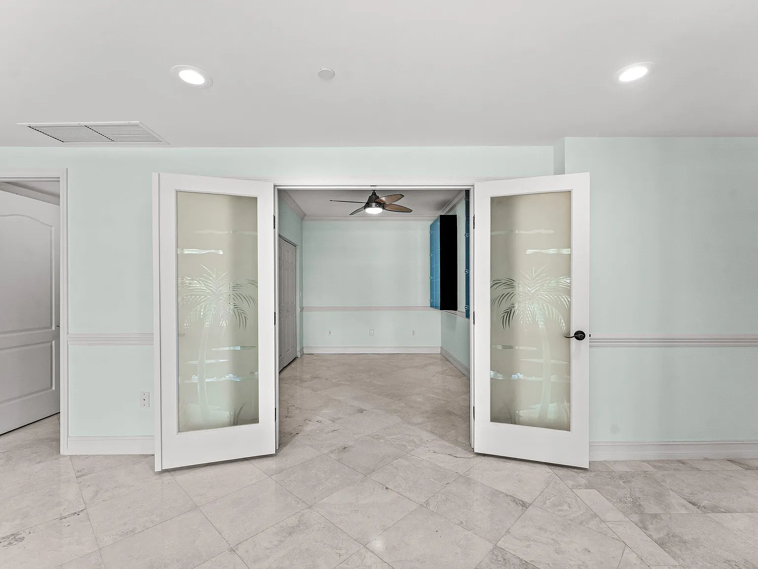 2 bed, 2.5 bath, 1986 sqft, $7,500 — Photo 4