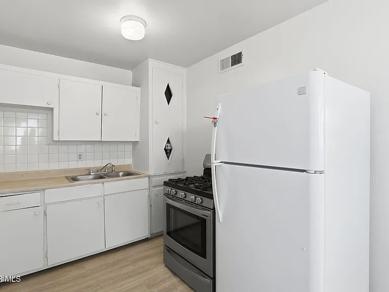 3912 Kemp Ave #6 — Photo 6
